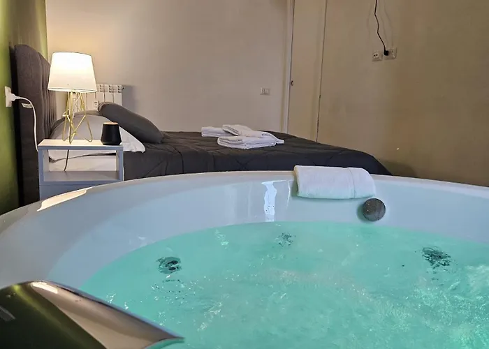 Апартаменты Vatican Jacuzzi House *